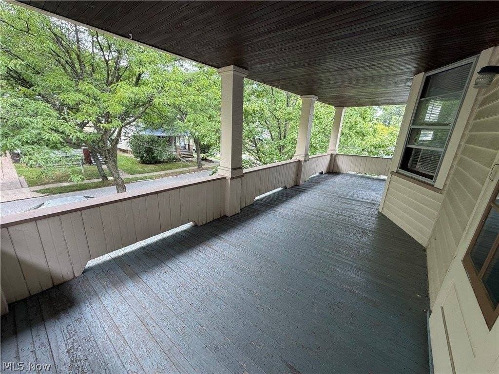 1605 Larchmont Ave - Photo 7 of 28