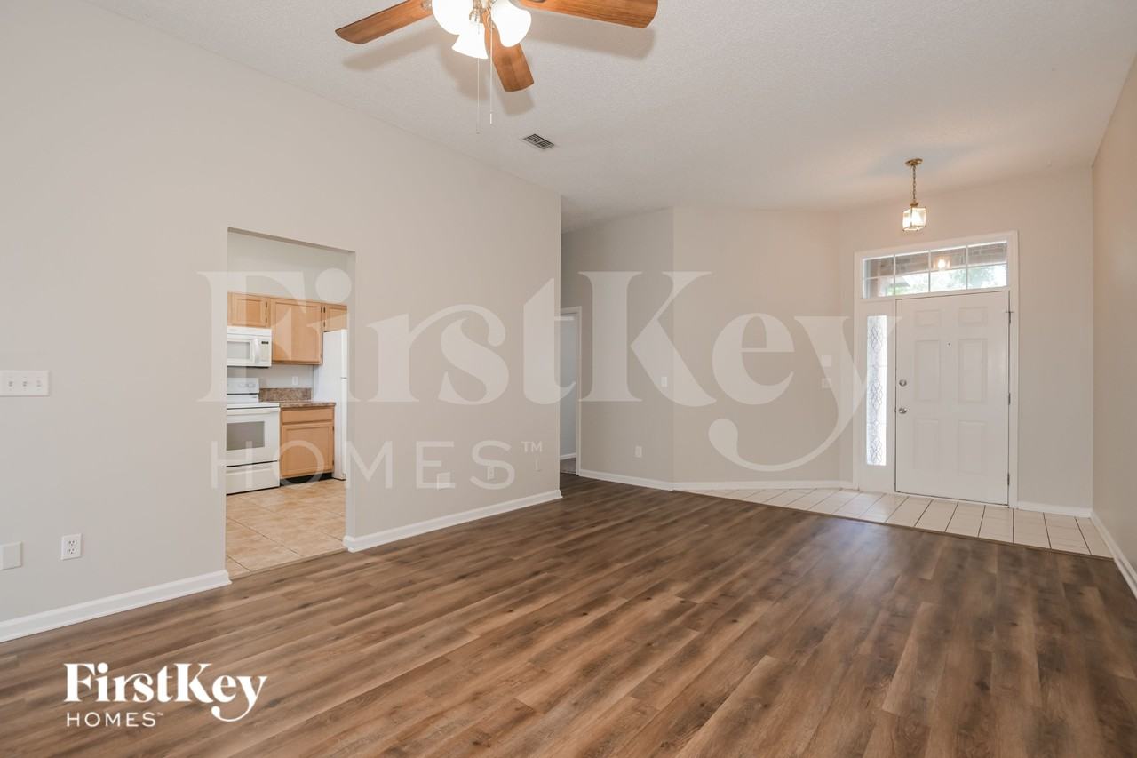 11006 Beckley Pl - Photo 2 of 15