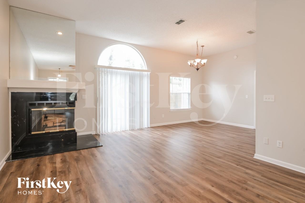 11006 Beckley Pl - Photo 4 of 15