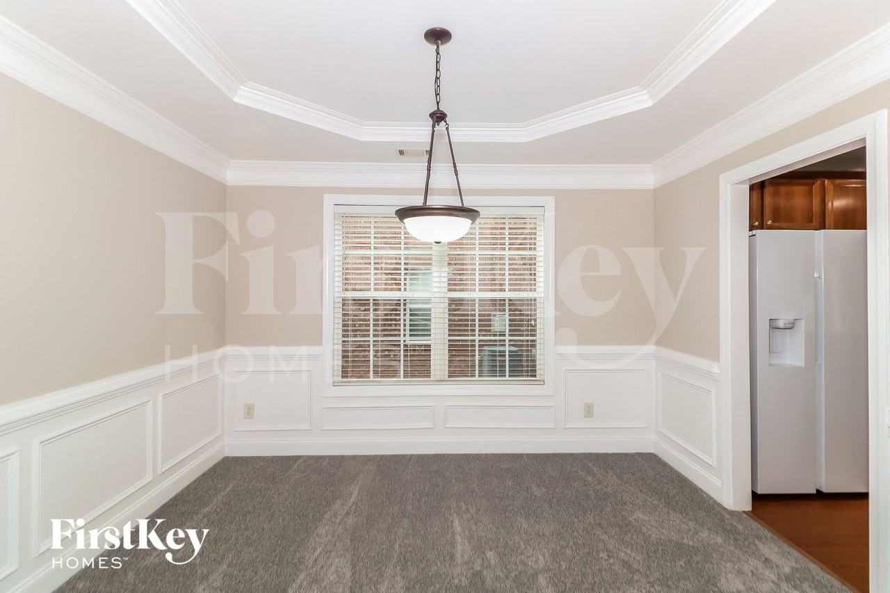 4033 Pond Edge Rd - Photo 6 of 16
