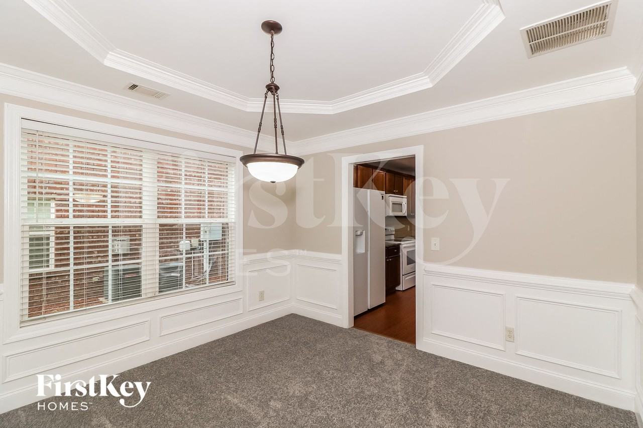 4033 Pond Edge Rd - Photo 7 of 16
