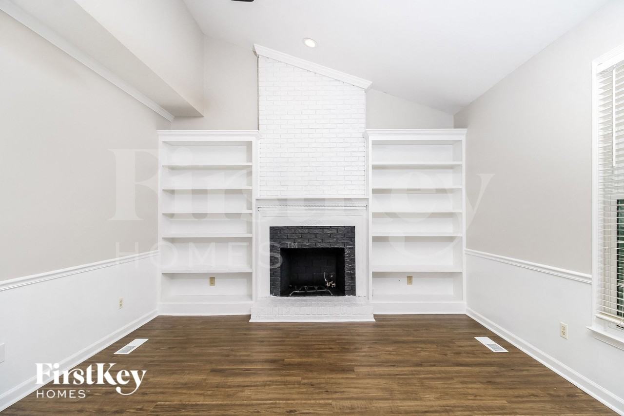 5304 Brandermill Ct - Photo 2 of 15