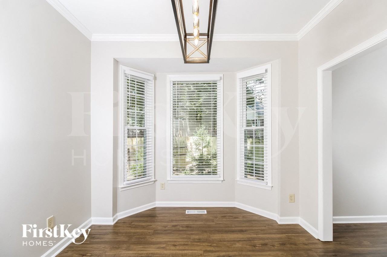 5304 Brandermill Ct - Photo 4 of 15