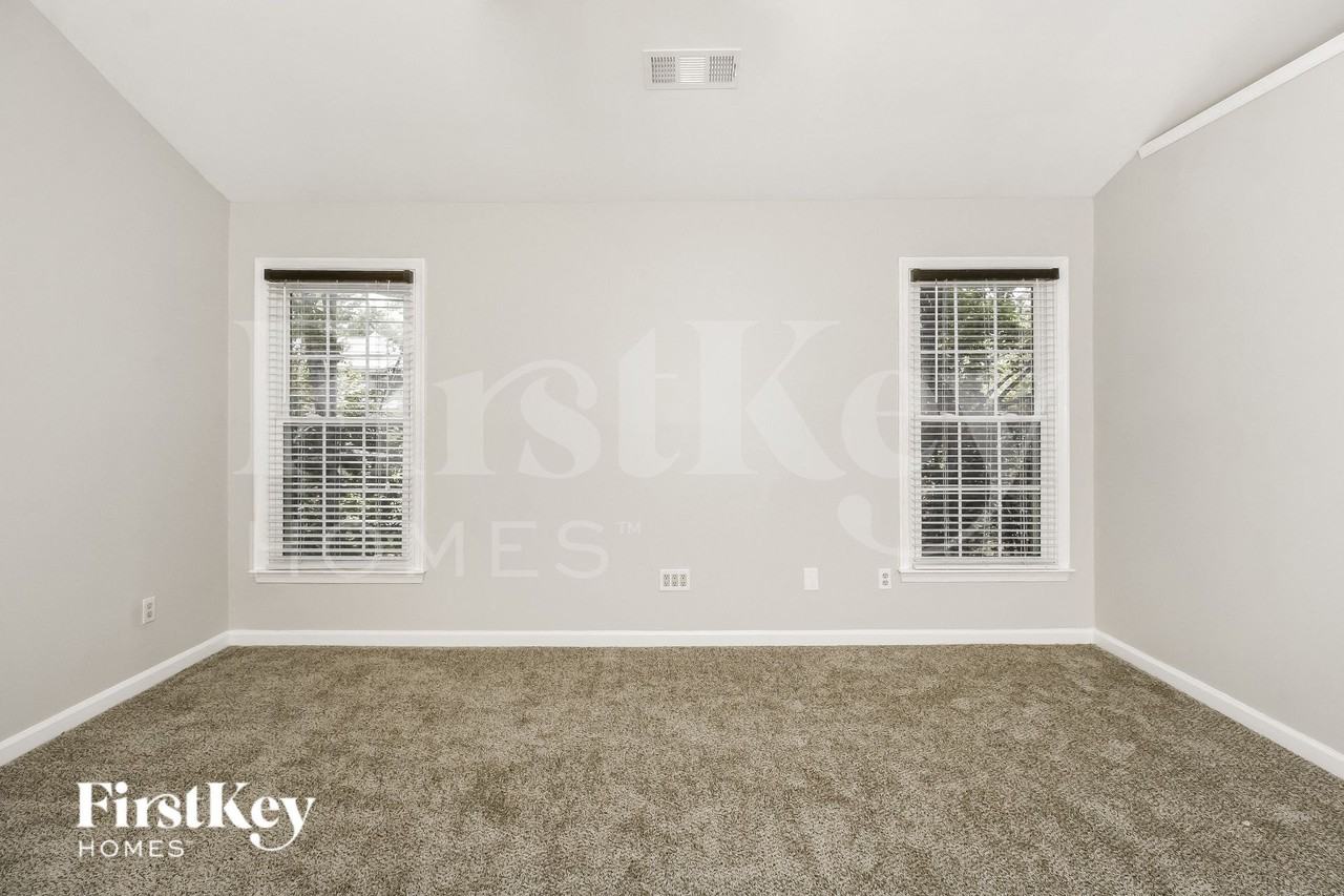 5304 Brandermill Ct - Photo 7 of 15