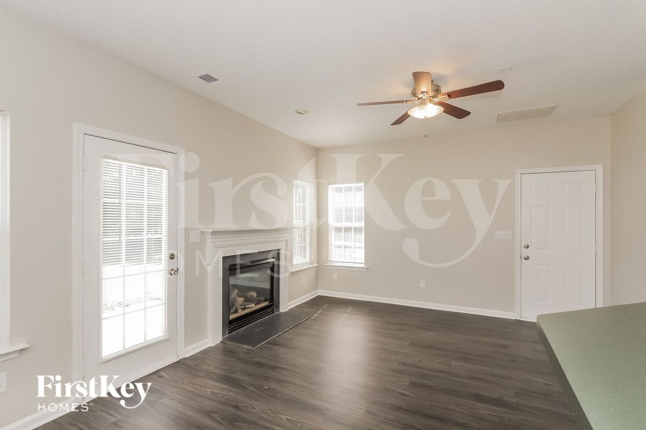 12636 Waterfall Pl - Photo 3 of 15