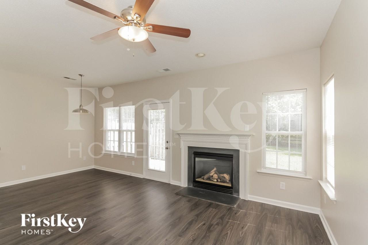 12636 Waterfall Pl - Photo 4 of 15
