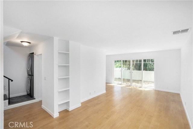 744 N Dillon St - Photo 3 of 8