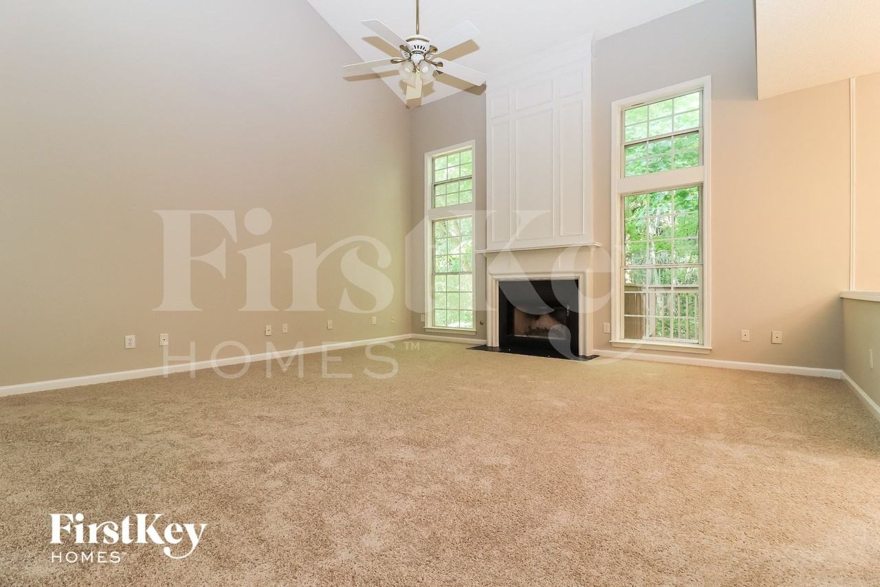 4006 Maple Ridge Ln Nw - Photo 2 of 15