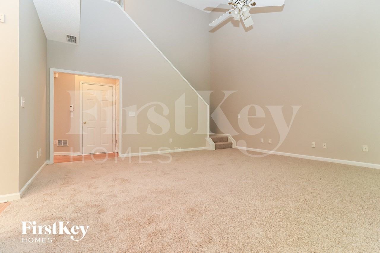 4006 Maple Ridge Ln Nw - Photo 4 of 15