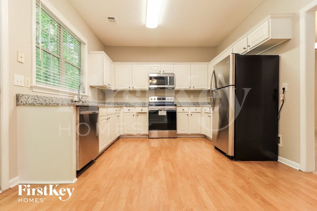 4006 Maple Ridge Ln Nw - Photo 7 of 15