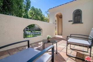 121 S Poinsettia Pl - Photo 2 of 8