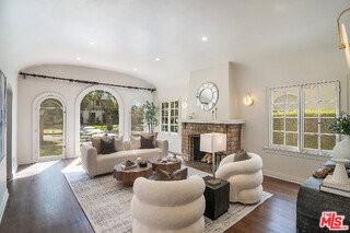121 S Poinsettia Pl - Photo 5 of 8