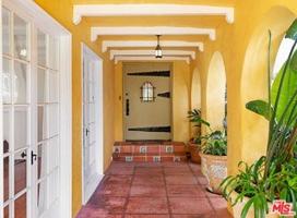 featured image of 214 S Medio Dr