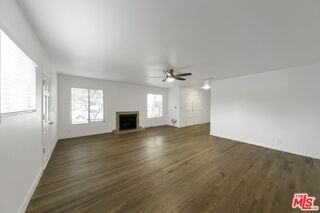 820 Pier Ave #1 - Photo 3 of 8