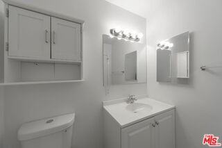 820 Pier Ave #1 - Photo 5 of 8
