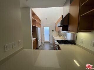 344 Indiana Ave #C - Photo 6 of 7