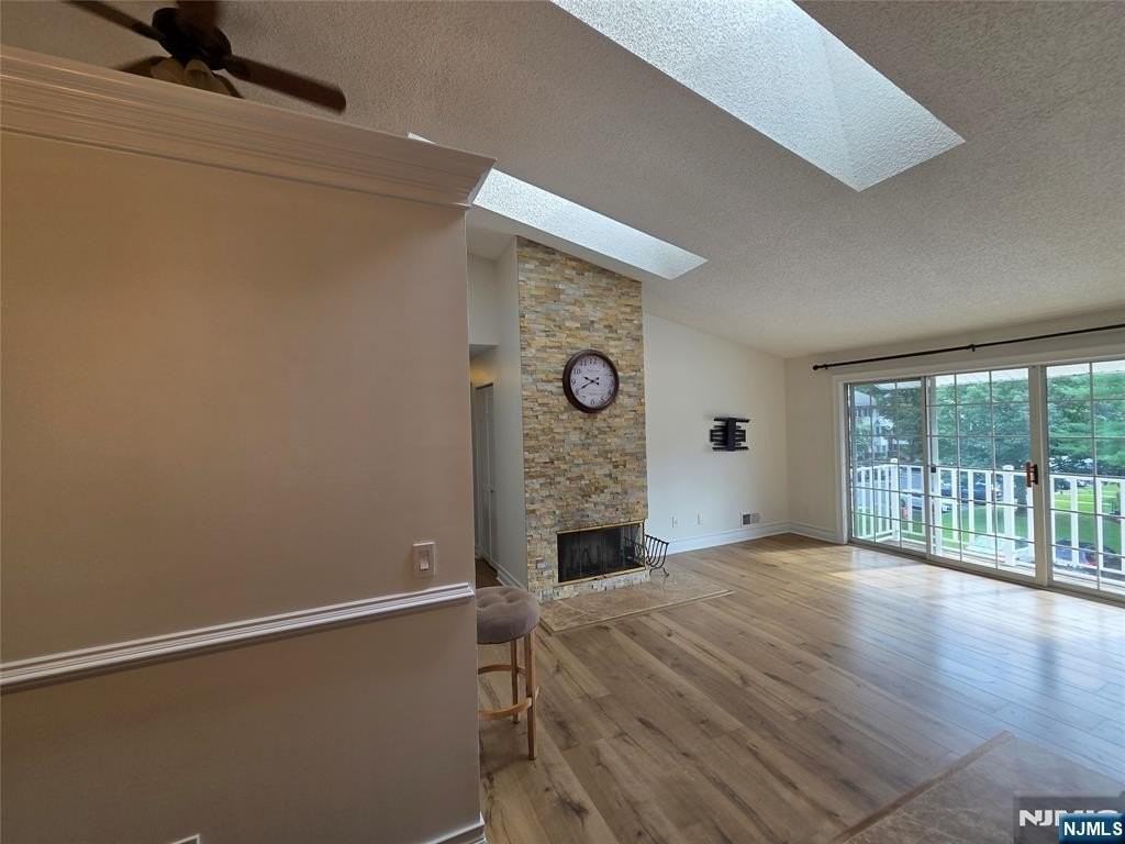 620 Plum Ter - Photo 3 of 28