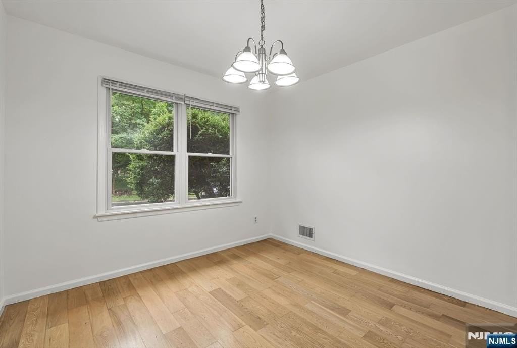 13 Briarwood Ct #E - Photo 5 of 18