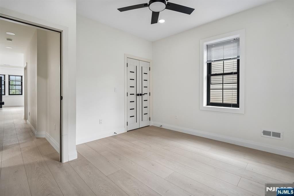 423 Aurora Ave #1 - Photo 7 of 25