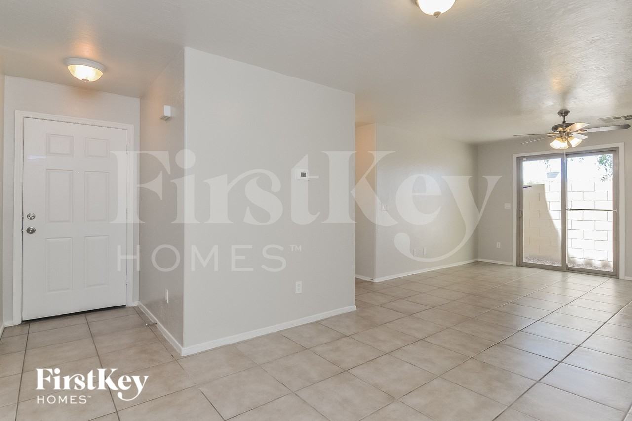 5304 Tipper Ave - Photo 4 of 16
