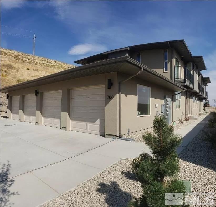 740 Bluffs Ct Unit 101 - Photo 2 of 6