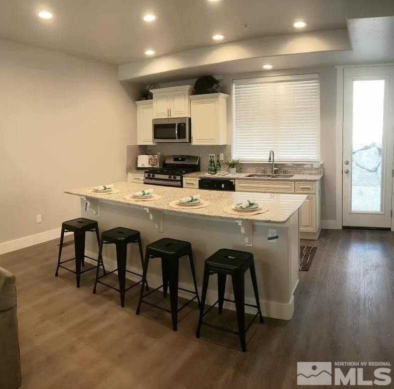 740 Bluffs Ct Unit 101 - Photo 5 of 6