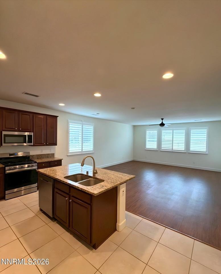 1905 Palacia Pointe Dr - Photo 3 of 20