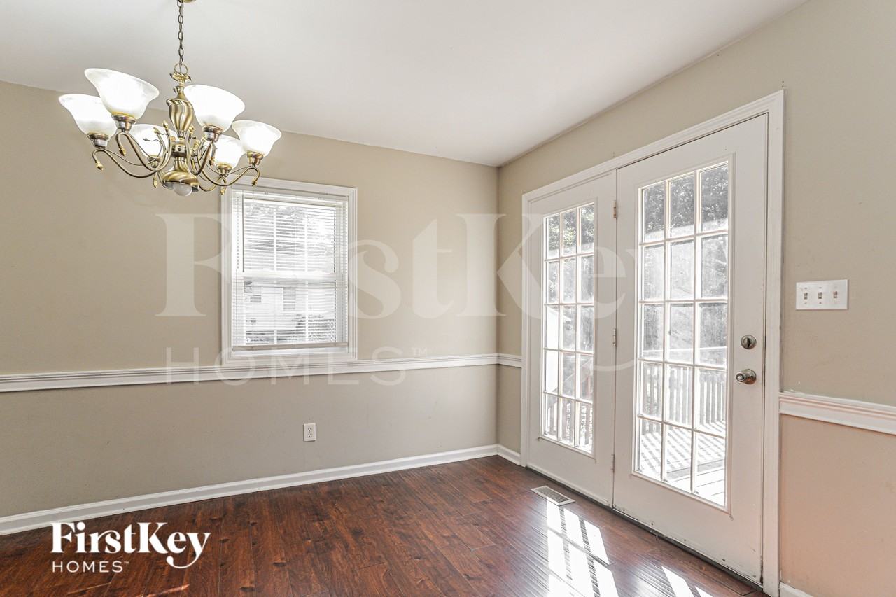 835 S Millon St - Photo 4 of 16