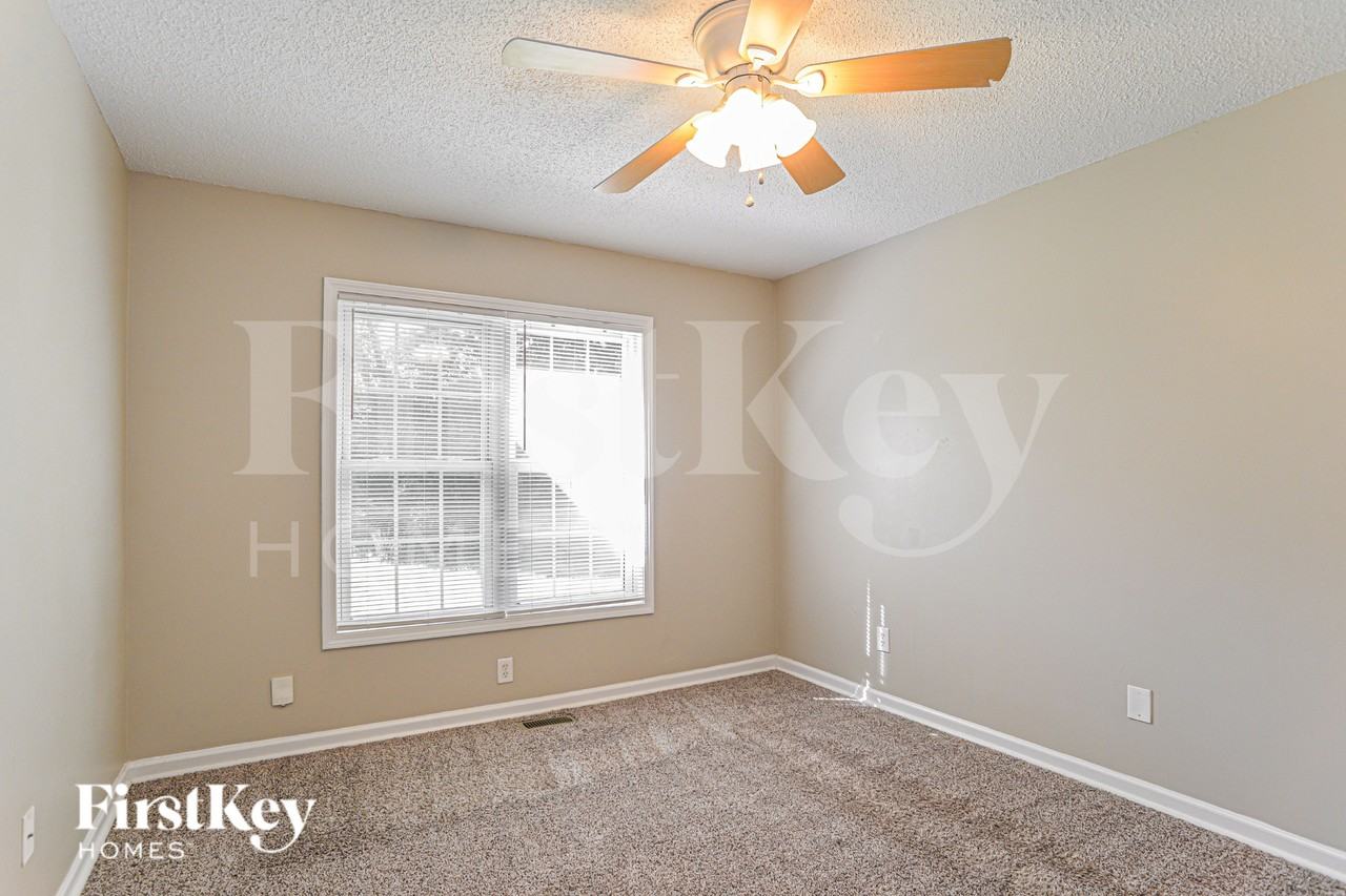 835 S Millon St - Photo 7 of 16