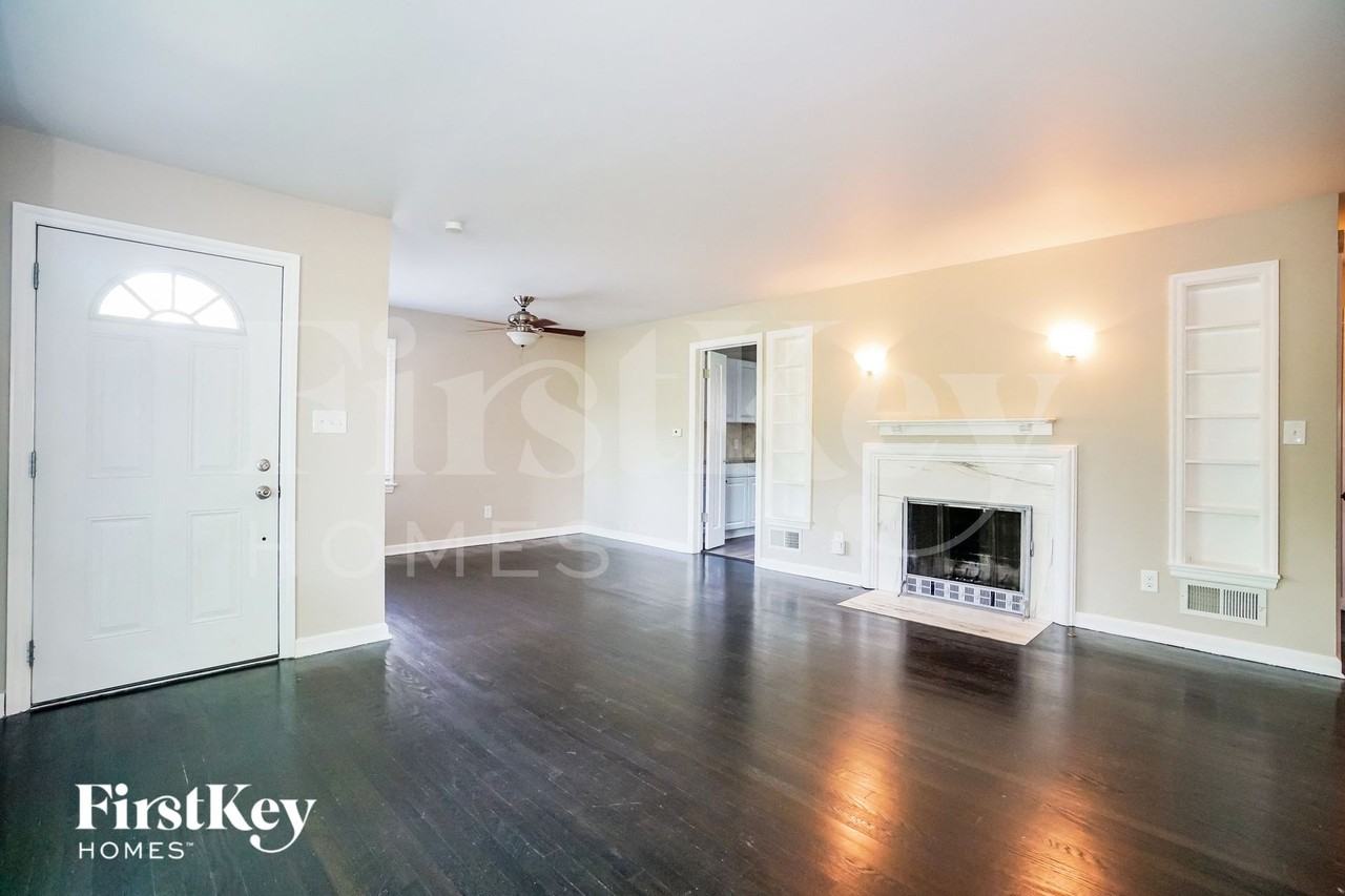 2170 Eastcleft Dr - Photo 3 of 15