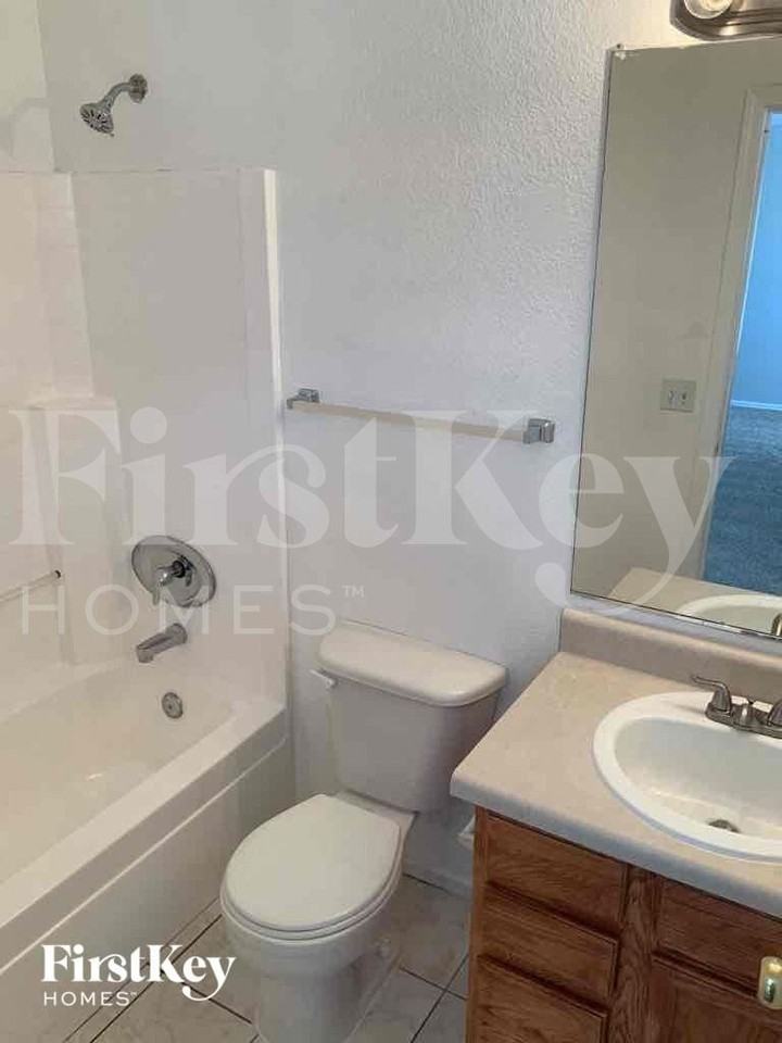 9223 S 1st Ave - Photo 2 of 2