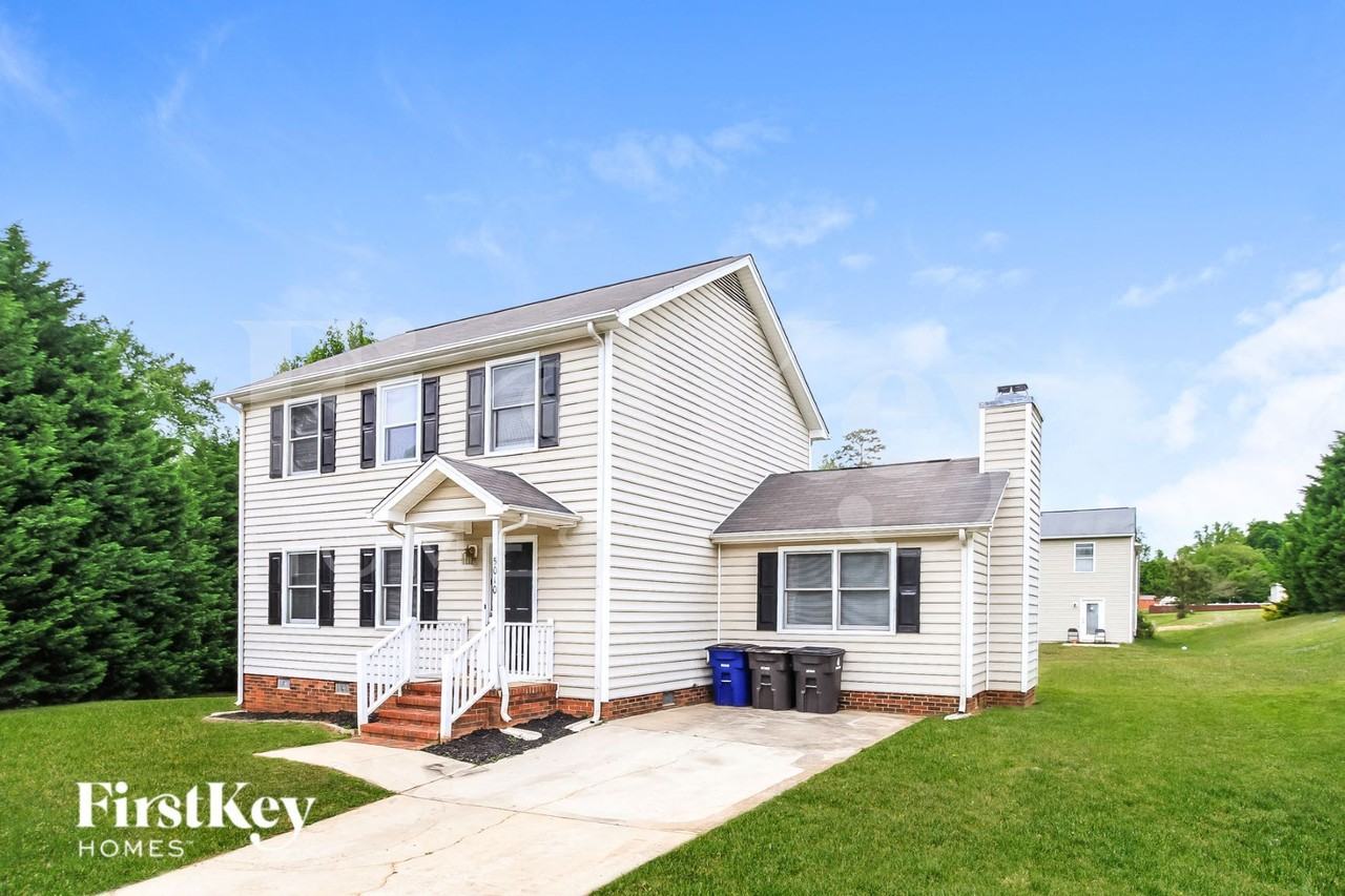 5010 Promise Land Ct - Photo 2 of 15