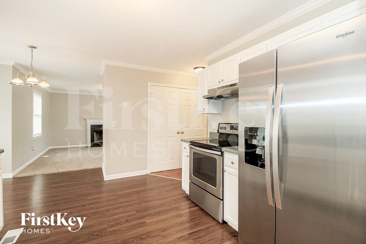 5010 Promise Land Ct - Photo 6 of 15