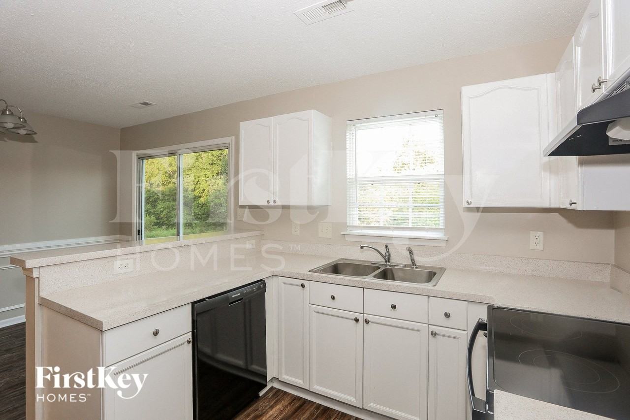 12710 Bravington Rd - Photo 7 of 15
