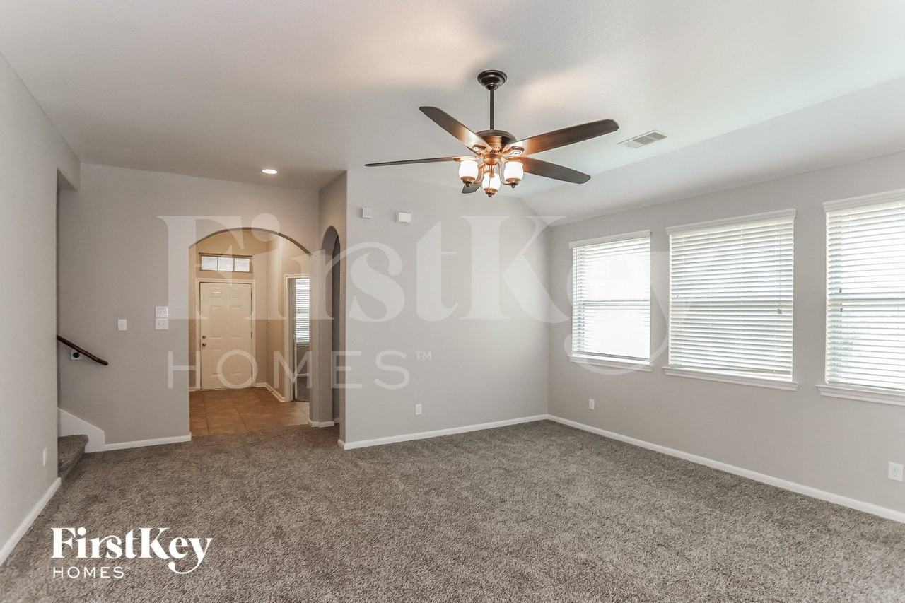 6823 Hunters Way Ln - Photo 4 of 16