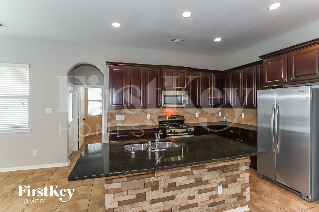 6823 Hunters Way Ln - Photo 7 of 16