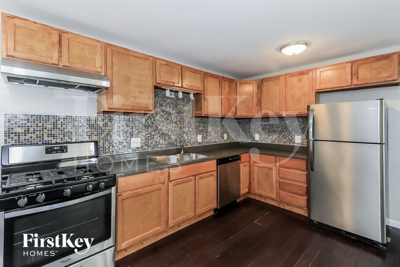 2296 Lakewood Dr Nw - Photo 6 of 15