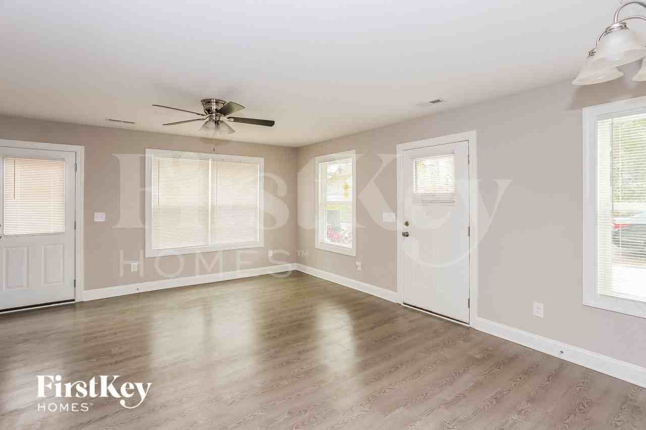 603 S Harding Ave - Photo 5 of 15