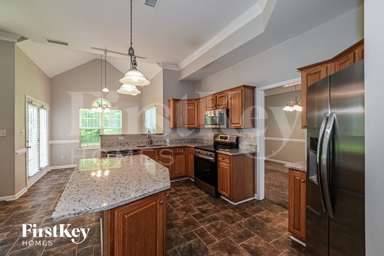 6015 Forest Pond Dr - Photo 6 of 16