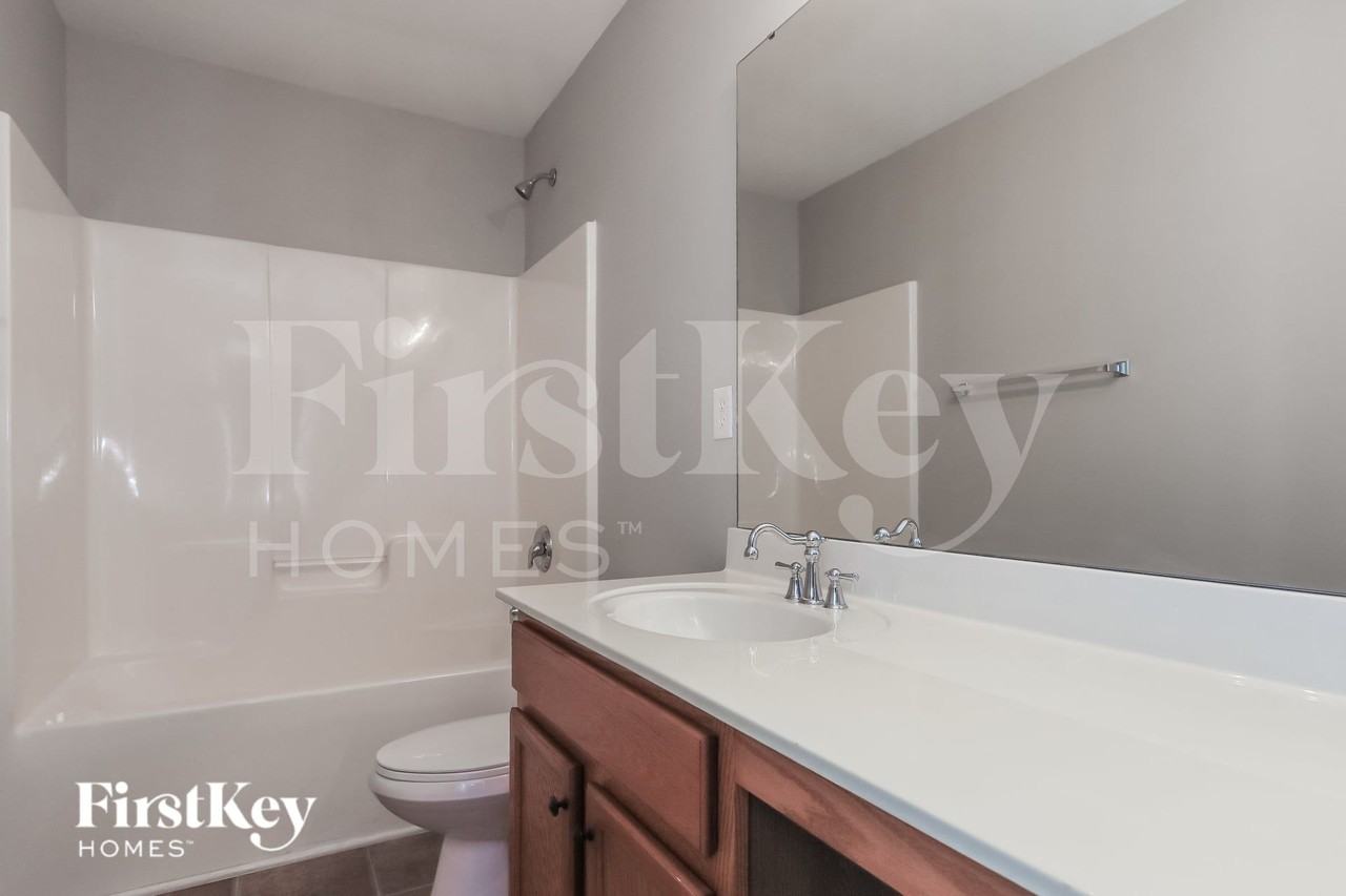 7002 Fountainbrook Dr - Photo 2 of 3