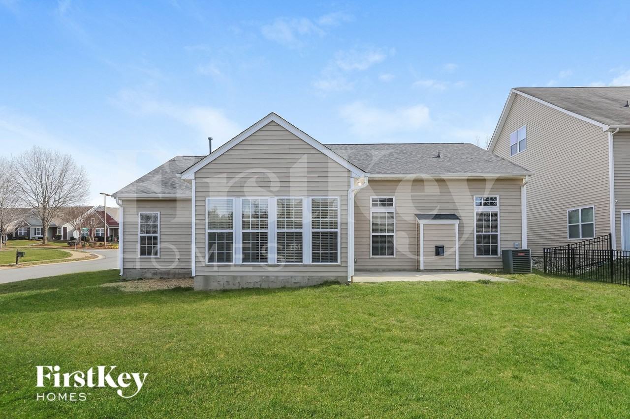 7002 Fountainbrook Dr - Photo 3 of 3