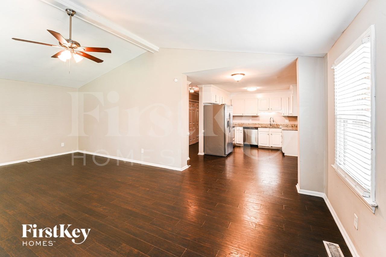 6831 Van De Rohe Dr - Photo 5 of 19