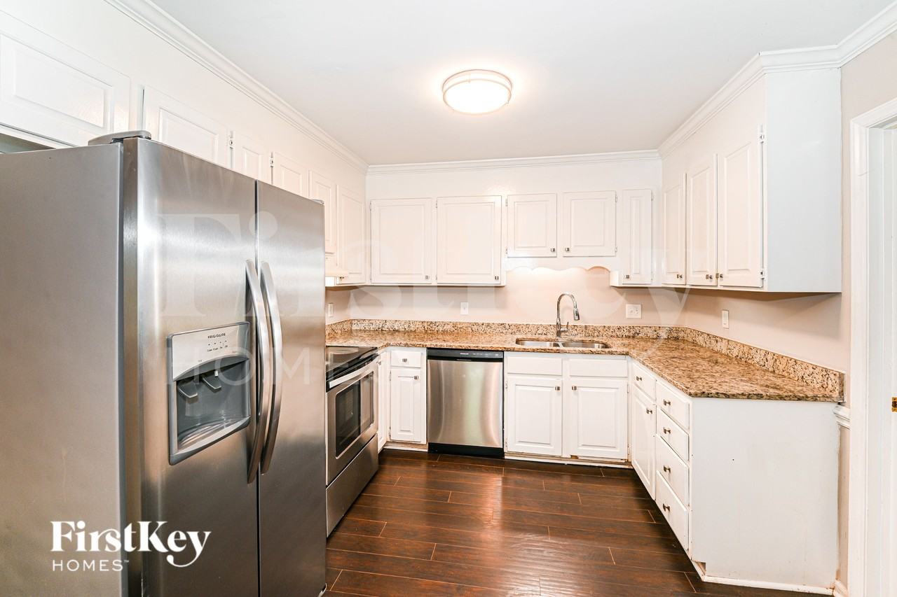 6831 Van De Rohe Dr - Photo 7 of 19