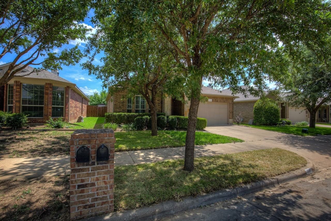 1109 Central Village Dr - Photo 2 of 37