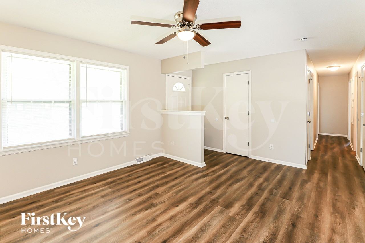 706 Sw Merritt St - Photo 3 of 16