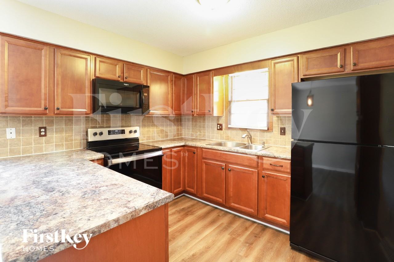 706 Sw Merritt St - Photo 5 of 16