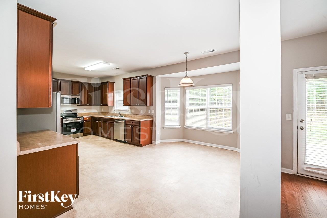 9613 Rothman Ln - Photo 5 of 16