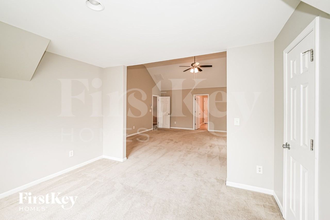 9613 Rothman Ln - Photo 7 of 16