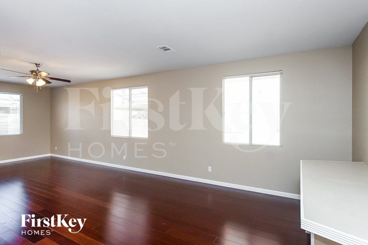 9361 Lugo St - Photo 5 of 15