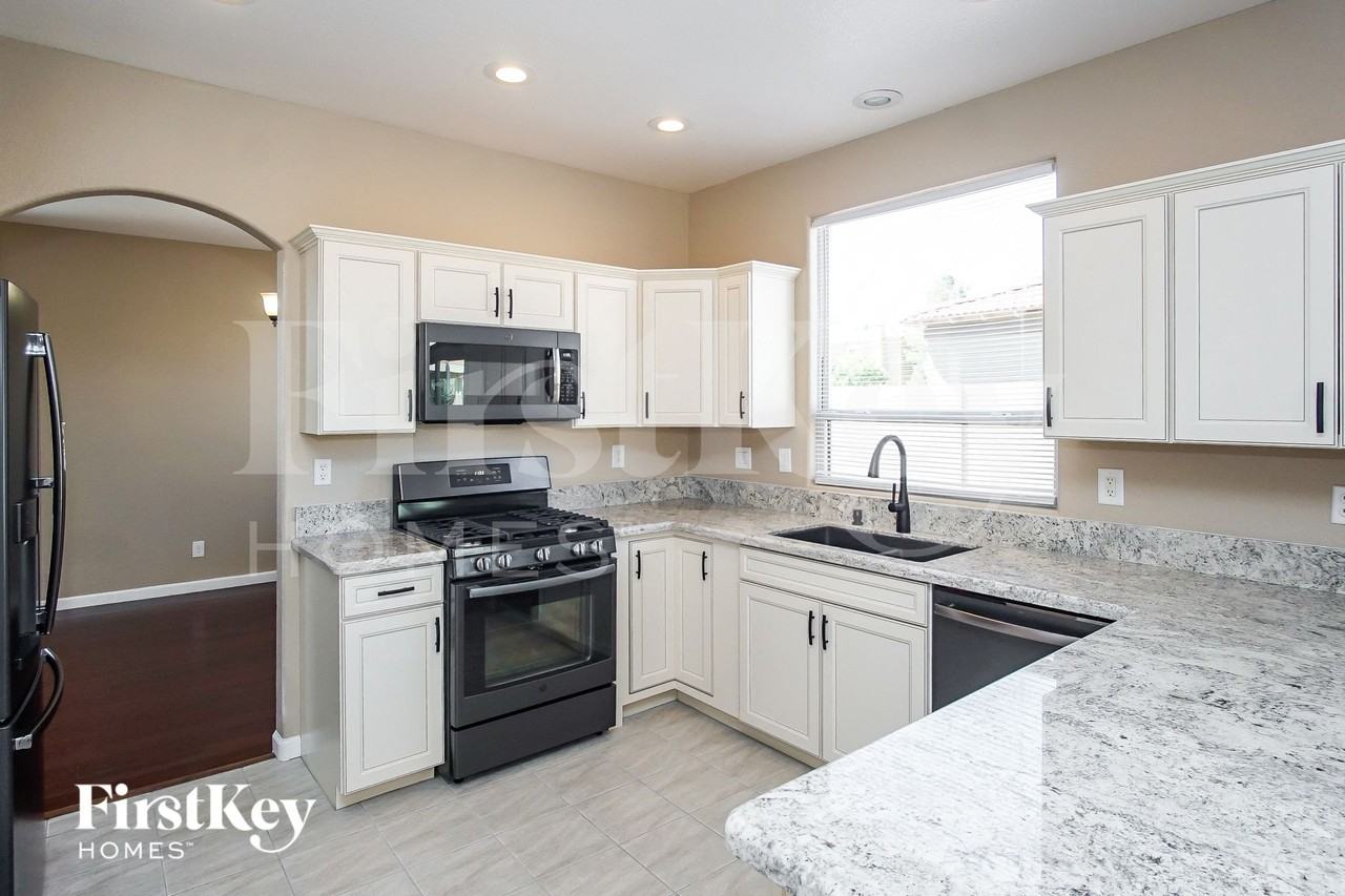 9361 Lugo St - Photo 7 of 15